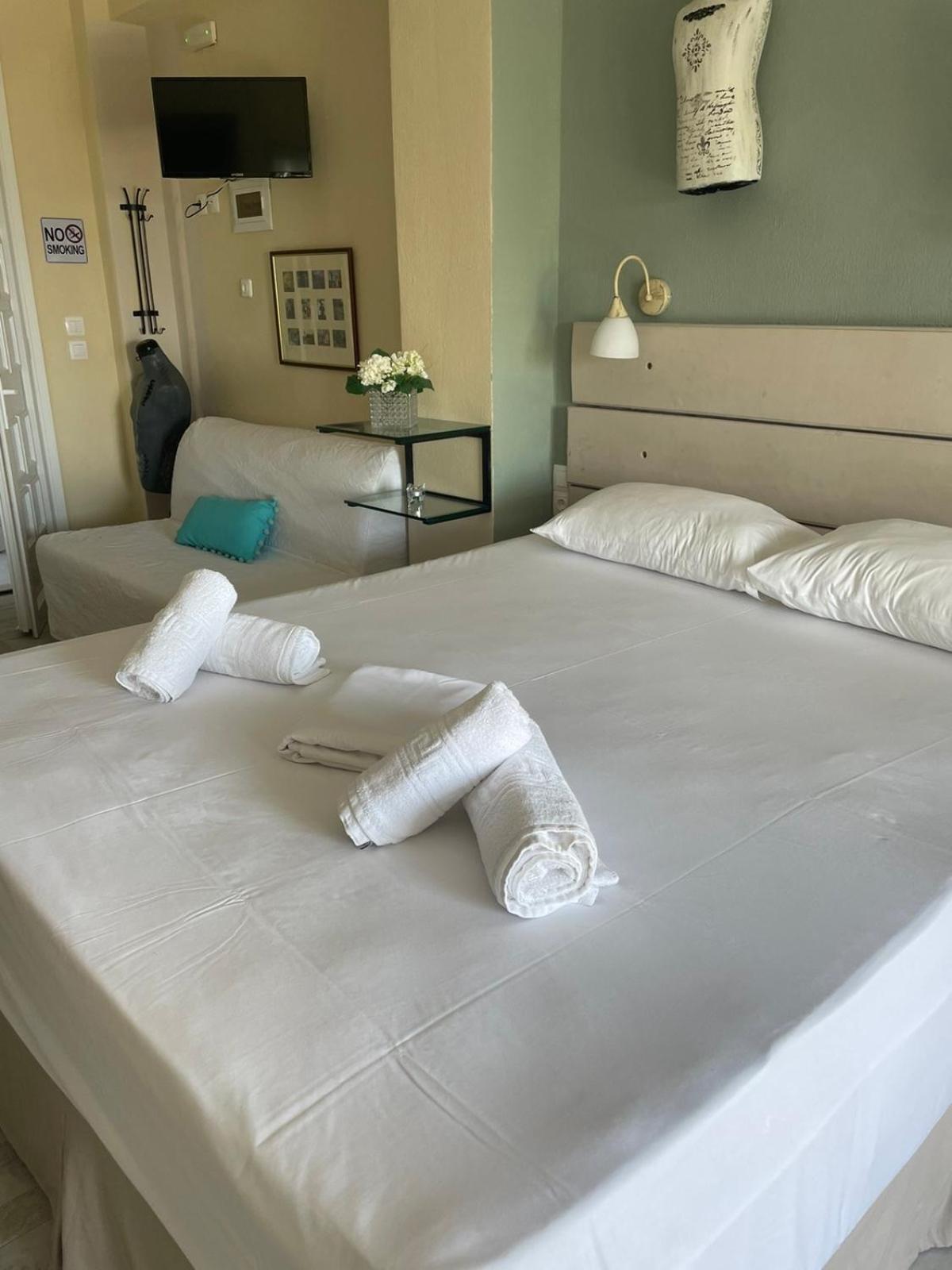 Axion Esti Apartments Città di Skopelos Camera foto